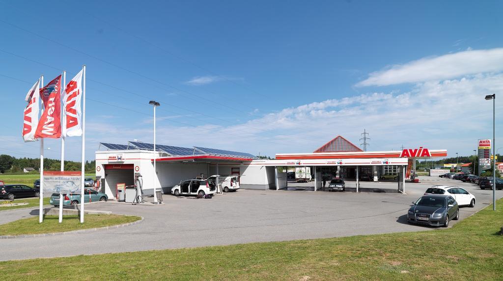 Fairsleep Avia Motel Gmuend Exterior photo